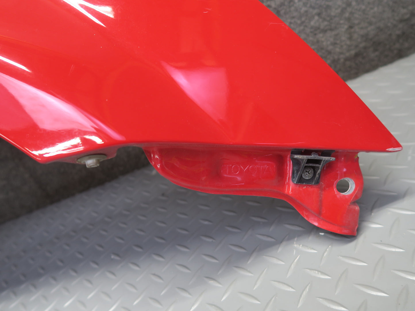 00-05 Toyota MR2 Spyder ZZW30L Front Right Fender Shell Panel Cover RED OEM