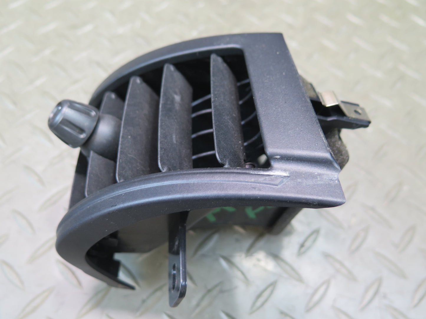 14-24 Mini Cooper F55 F56 F57 Set of 2 Dash Front Left & Right A/C Air Vent OEM