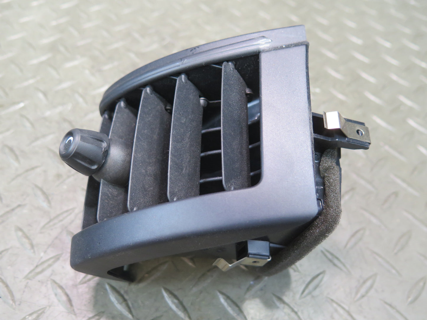 14-24 Mini Cooper F55 F56 F57 Set of 2 Dash Front Left & Right A/C Air Vent OEM