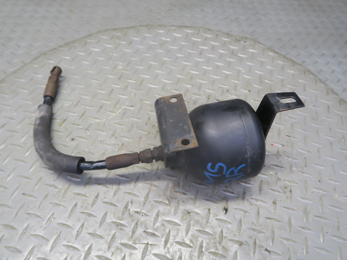 86-91 Mercedes W126 Rear Right Hydraulic Suspension Accumulator Receiver OEM