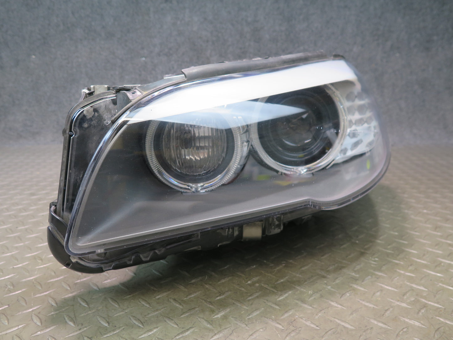 11-13 BMW F10 550i Front Left Adaptive Xenon HID Headlight Lamp w Ballast OEM