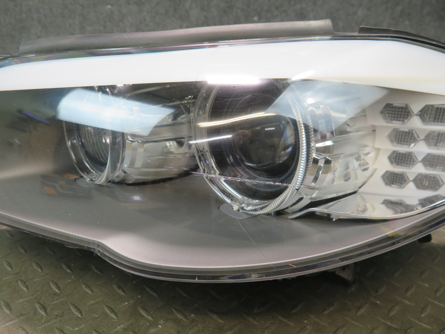 11-13 BMW F10 550i Front Left Adaptive Xenon HID Headlight Lamp w Ballast OEM