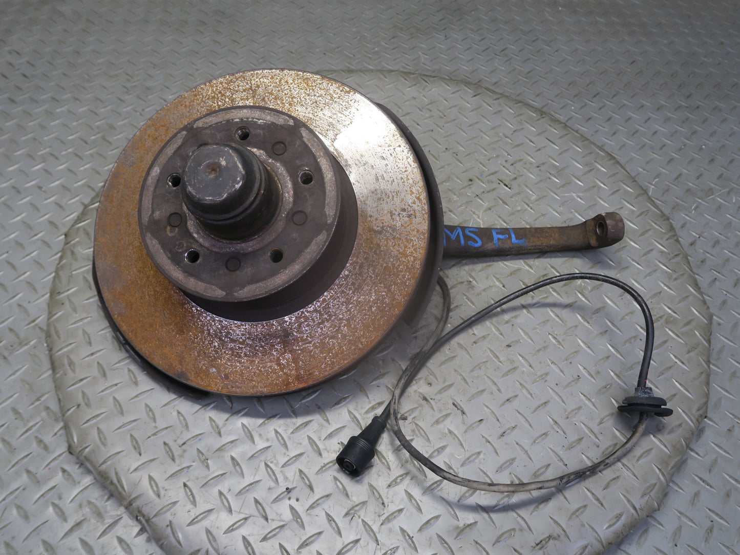 86-91 Mercedes W126 560SEL Front Left Spindle Knuckle Wheel Hub Bearing OEM
