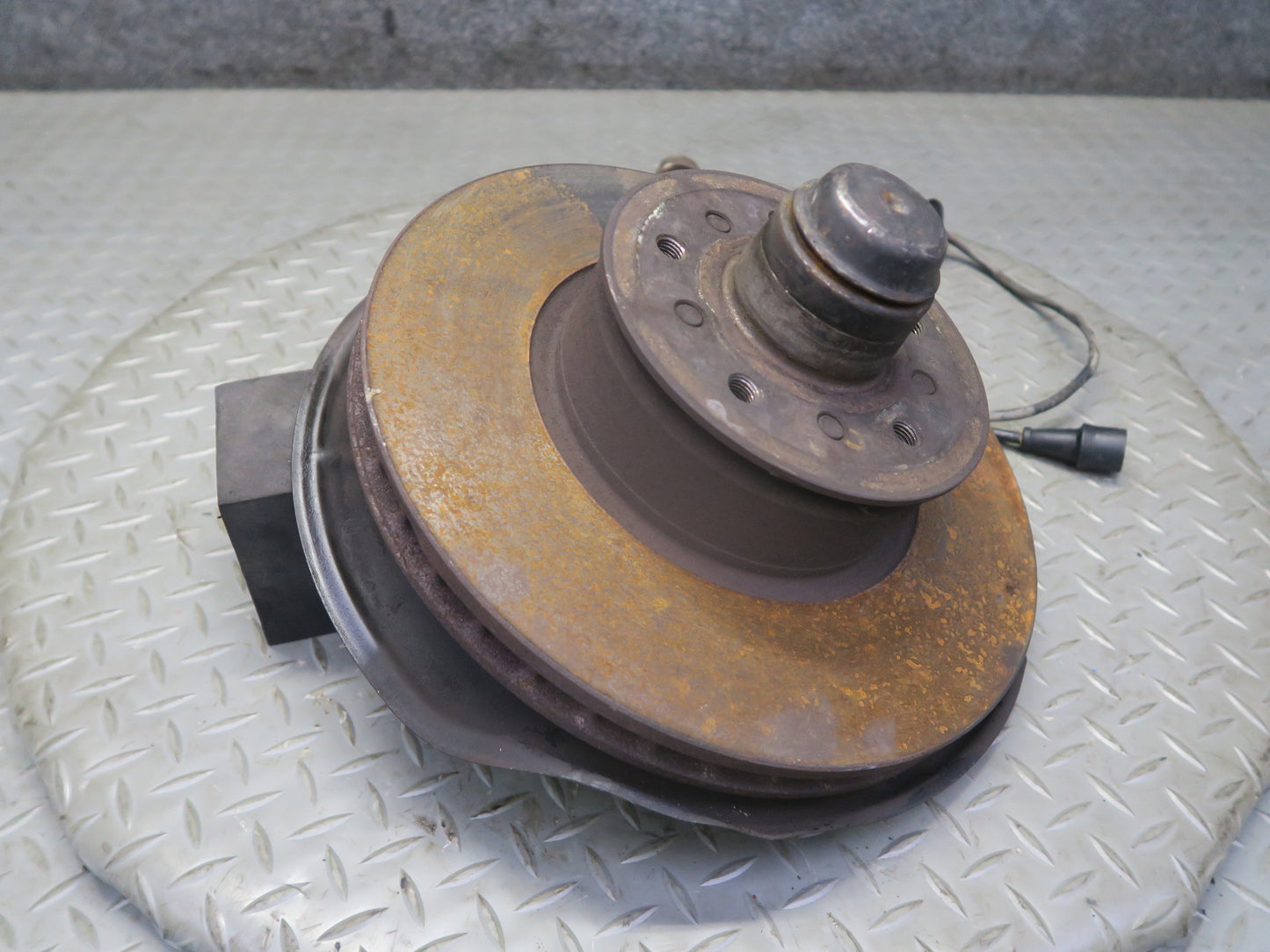 86-91 Mercedes W126 560SEL Front Left Spindle Knuckle Wheel Hub Bearing OEM