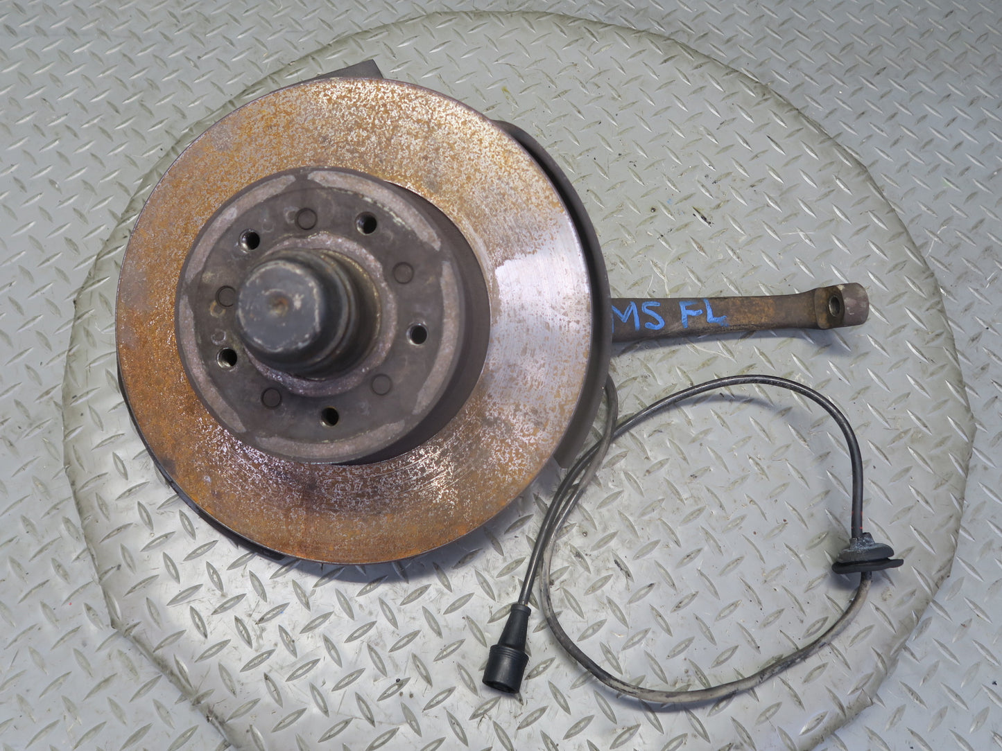 86-91 Mercedes W126 560SEL Front Left Spindle Knuckle Wheel Hub Bearing OEM