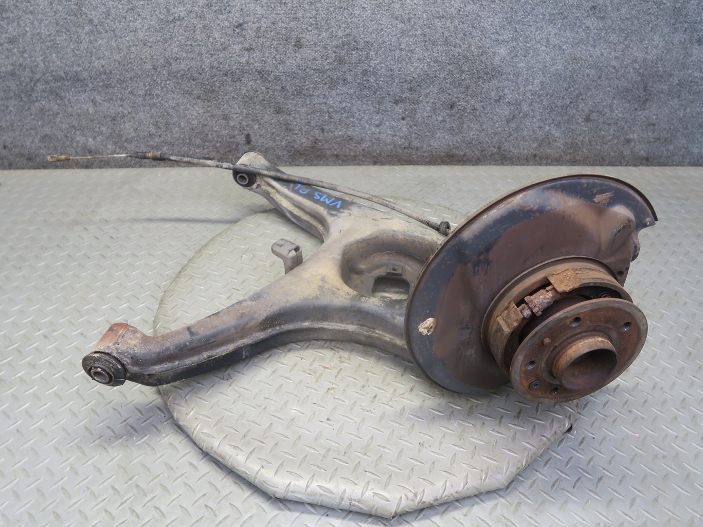 86-91 Mercedes W126 560SEL Rear Left Spindle Knuckle Wheel Hub Bearing OEM