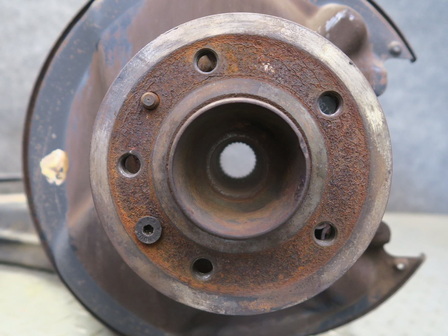 86-91 Mercedes W126 560SEL Rear Left Spindle Knuckle Wheel Hub Bearing OEM