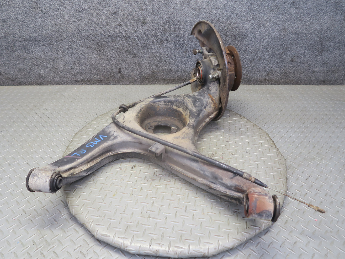 86-91 Mercedes W126 560SEL Rear Left Spindle Knuckle Wheel Hub Bearing OEM