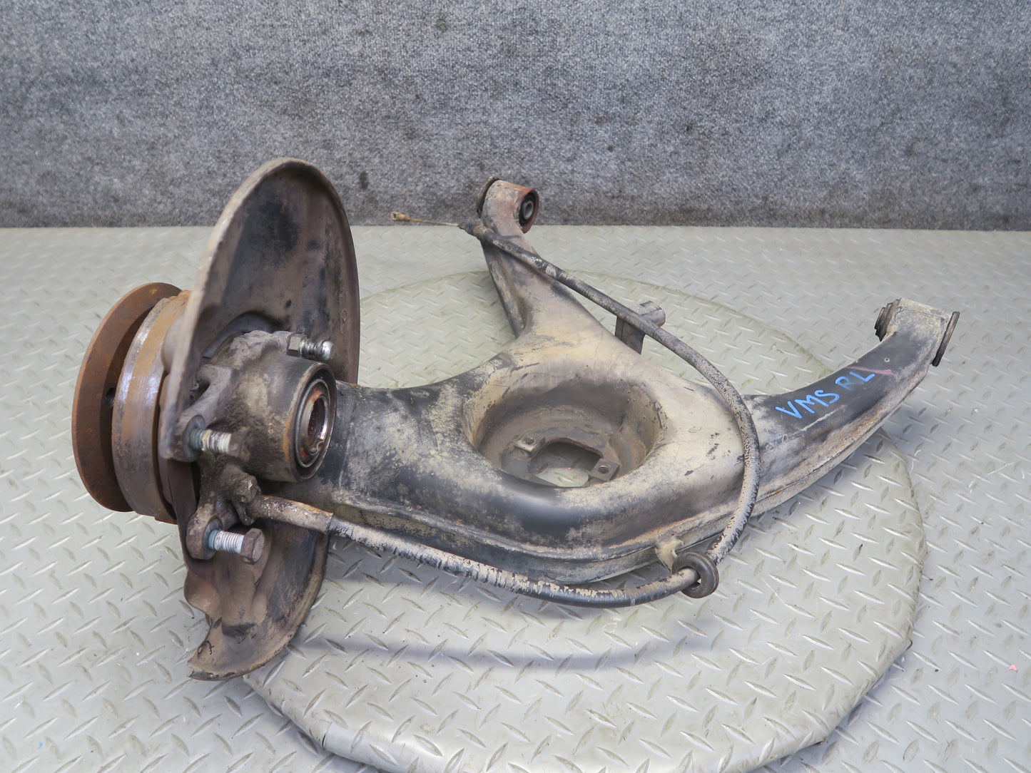 86-91 Mercedes W126 560SEL Rear Left Spindle Knuckle Wheel Hub Bearing OEM