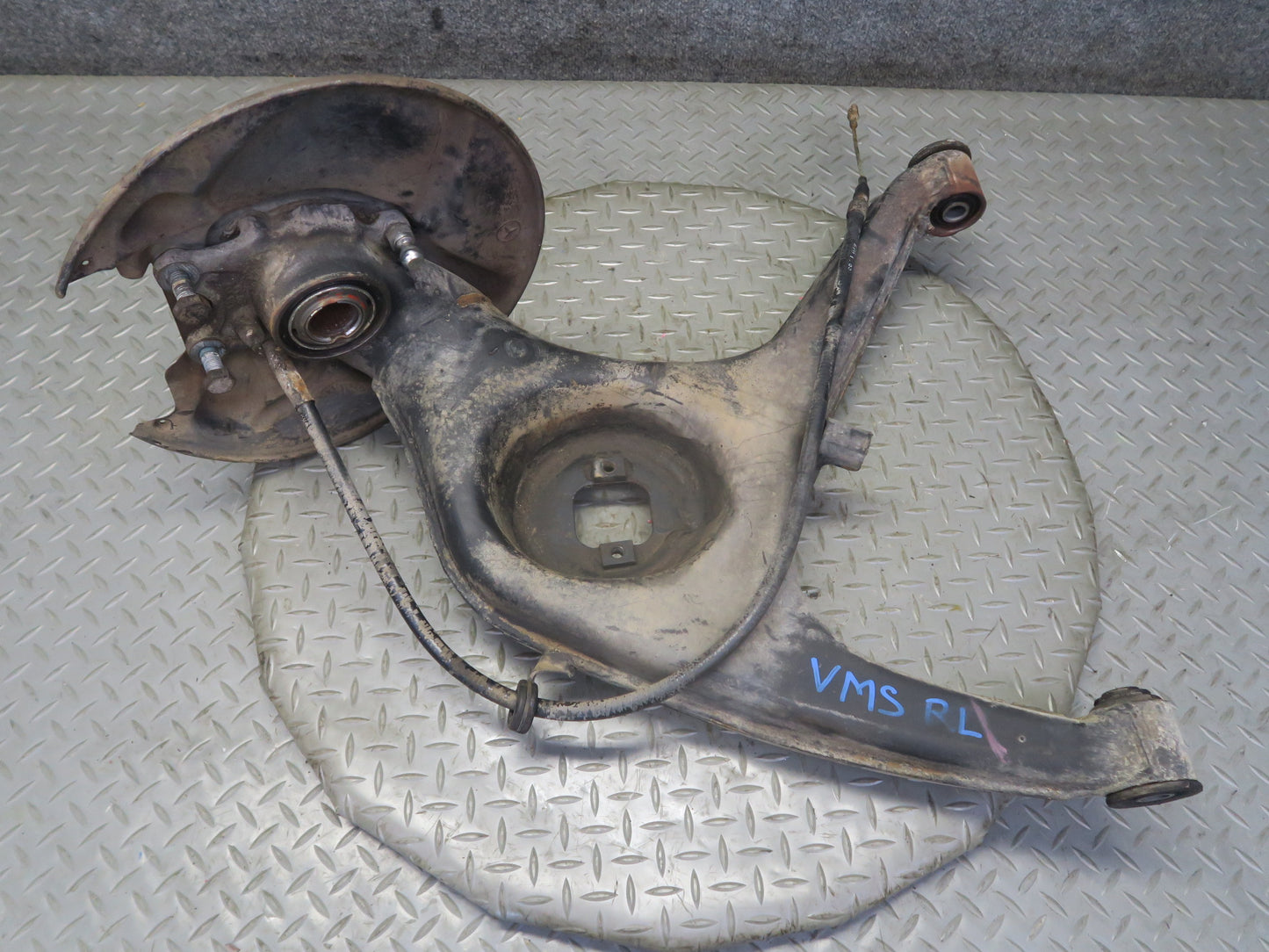 86-91 Mercedes W126 560SEL Rear Left Spindle Knuckle Wheel Hub Bearing OEM