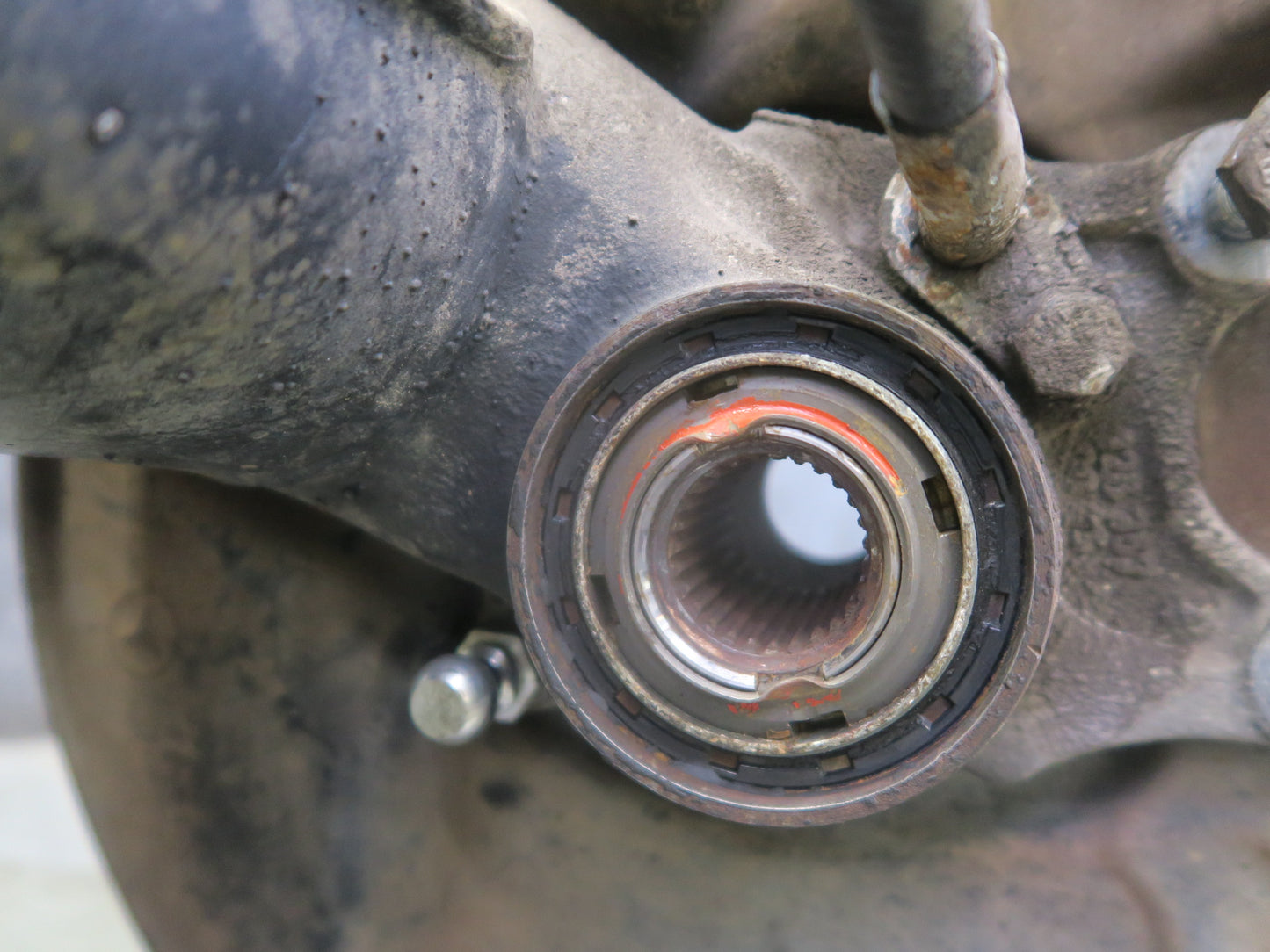 86-91 Mercedes W126 560SEL Rear Left Spindle Knuckle Wheel Hub Bearing OEM