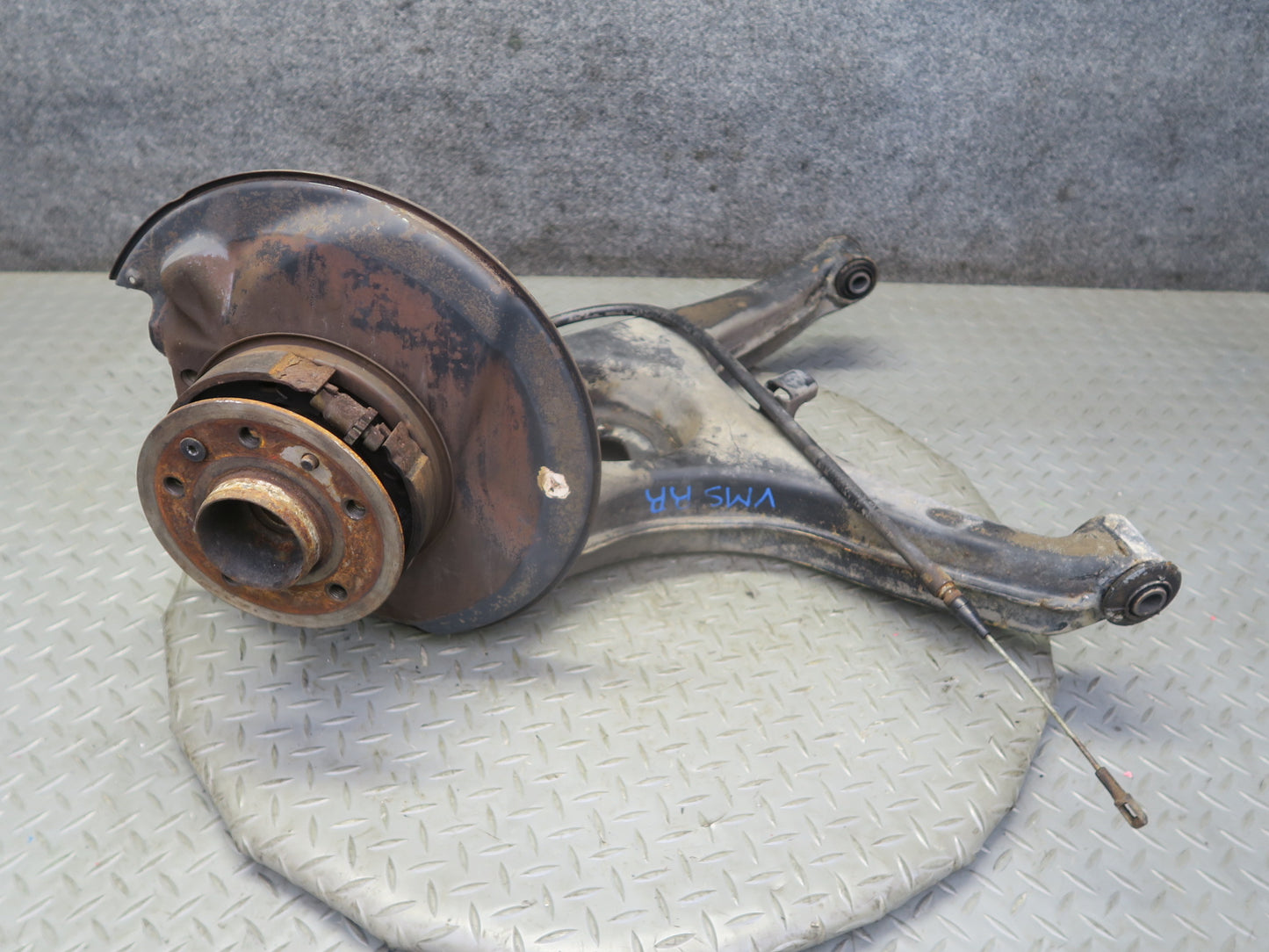 86-91 Mercedes W126 Rear Right Spindle Knuckle Wheel Hub Bearing OEM