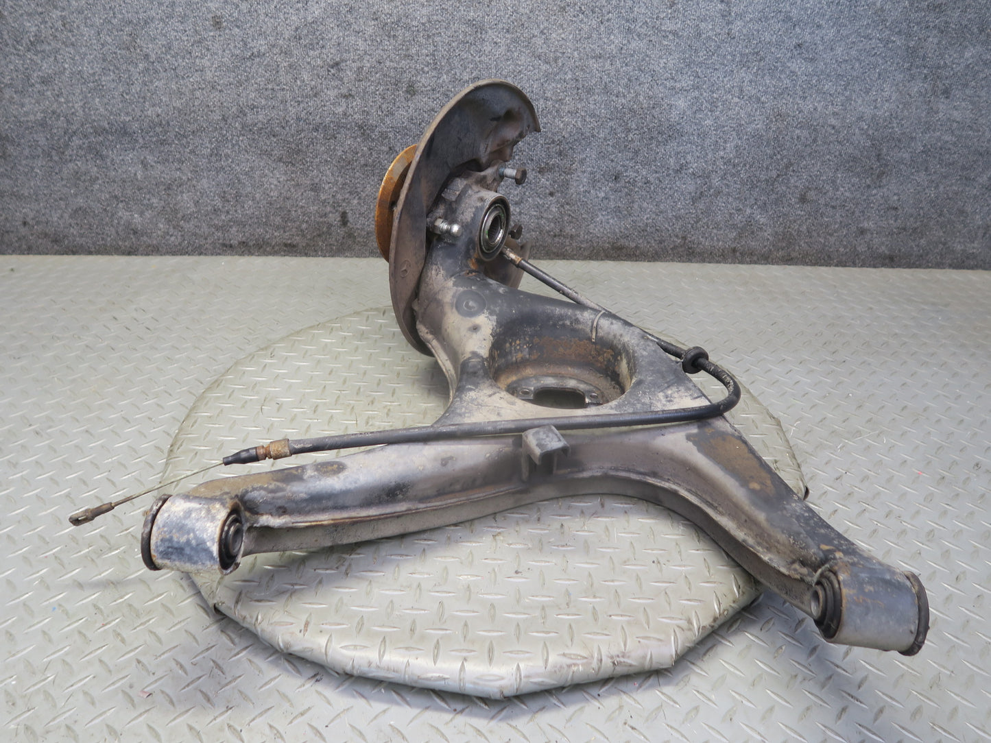 86-91 Mercedes W126 Rear Right Spindle Knuckle Wheel Hub Bearing OEM
