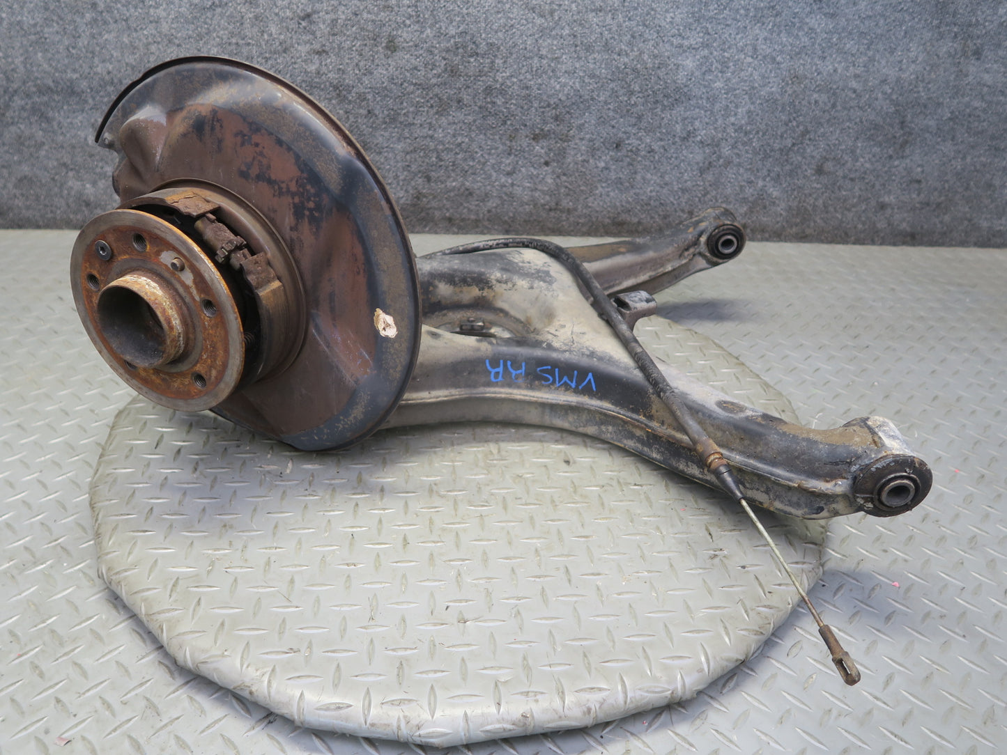 86-91 Mercedes W126 Rear Right Spindle Knuckle Wheel Hub Bearing OEM