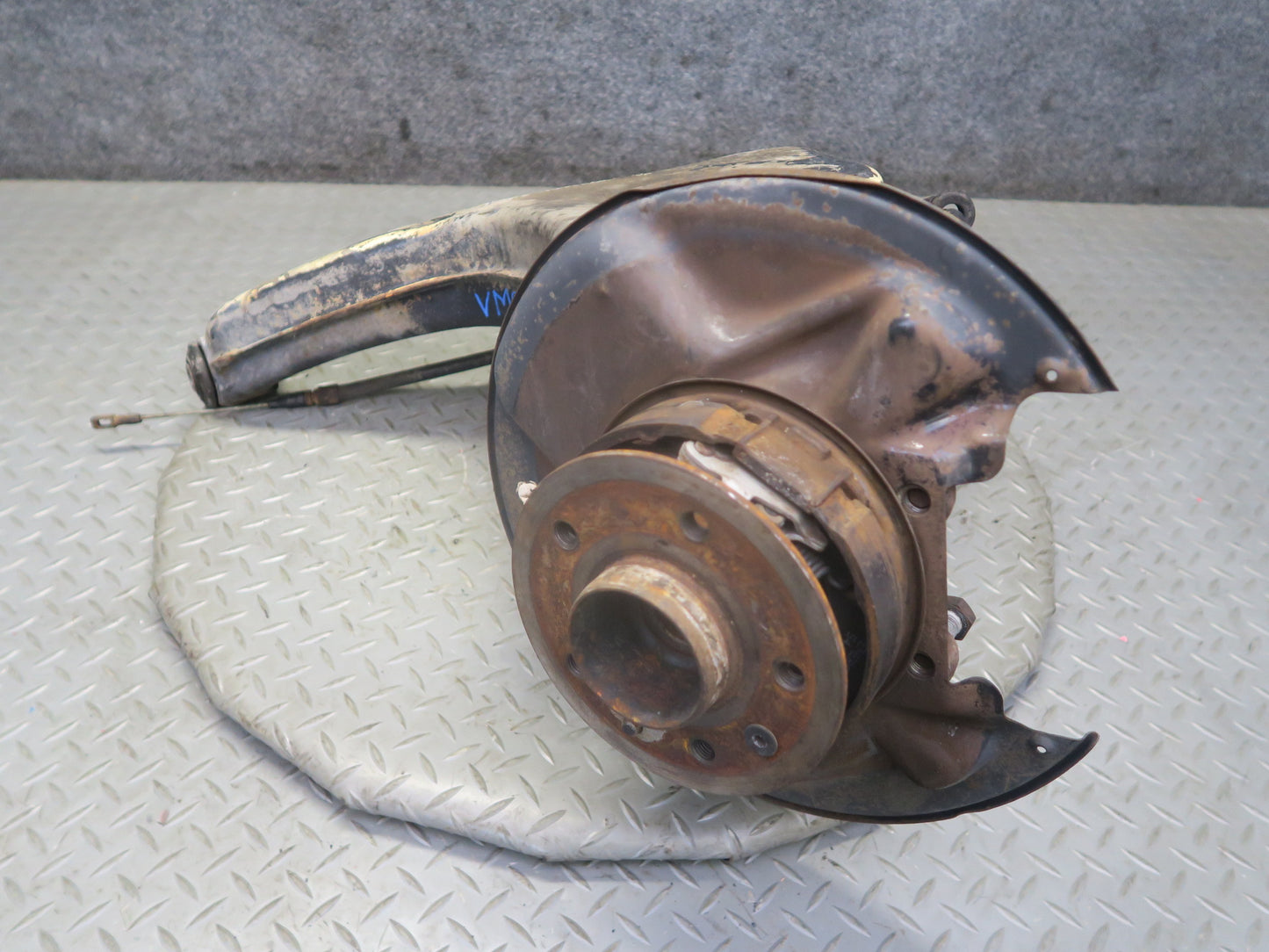 86-91 Mercedes W126 Rear Right Spindle Knuckle Wheel Hub Bearing OEM