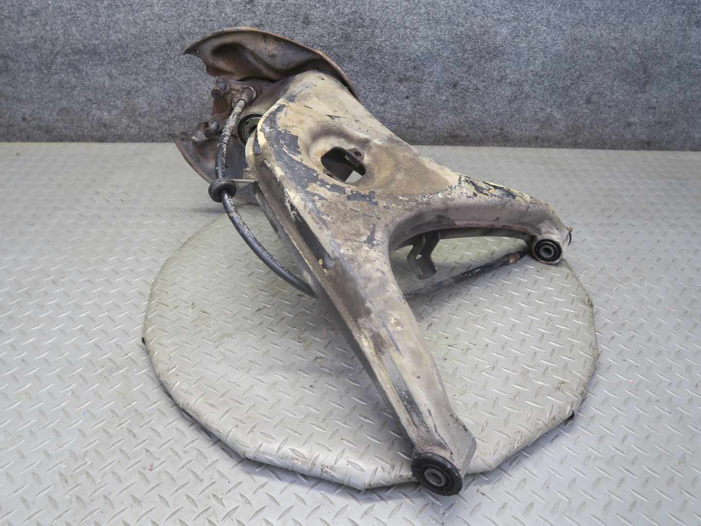 86-91 Mercedes W126 Rear Right Spindle Knuckle Wheel Hub Bearing OEM