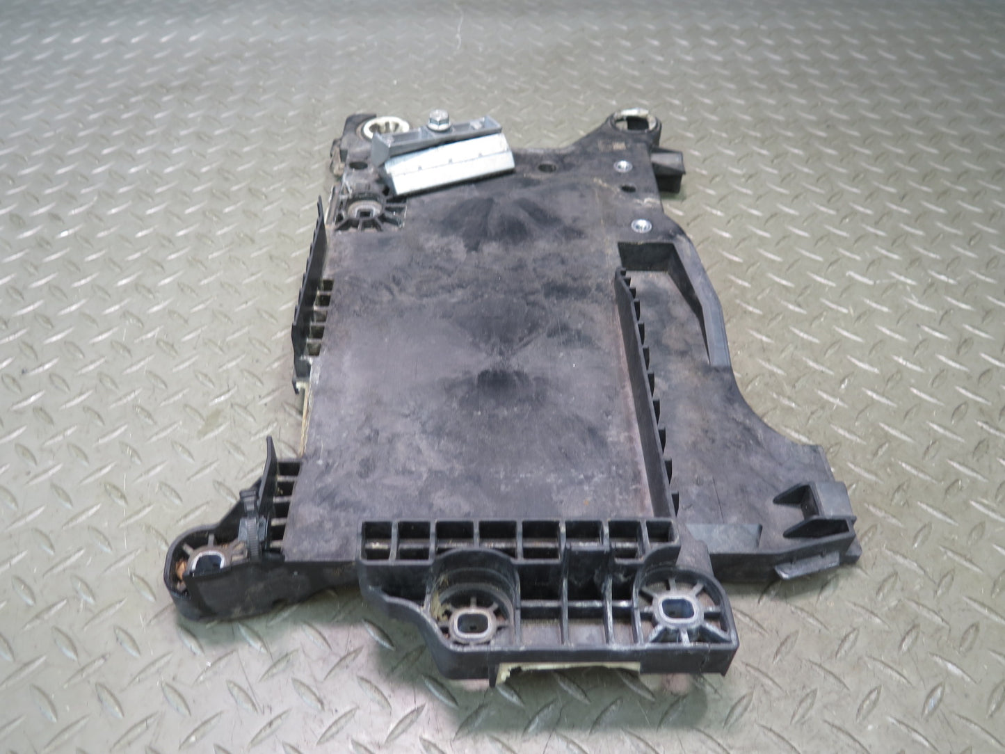 16-24 Mini Cooper F54 F55 F56 F57 Battery Tray Holder Mount 7641797 OEM