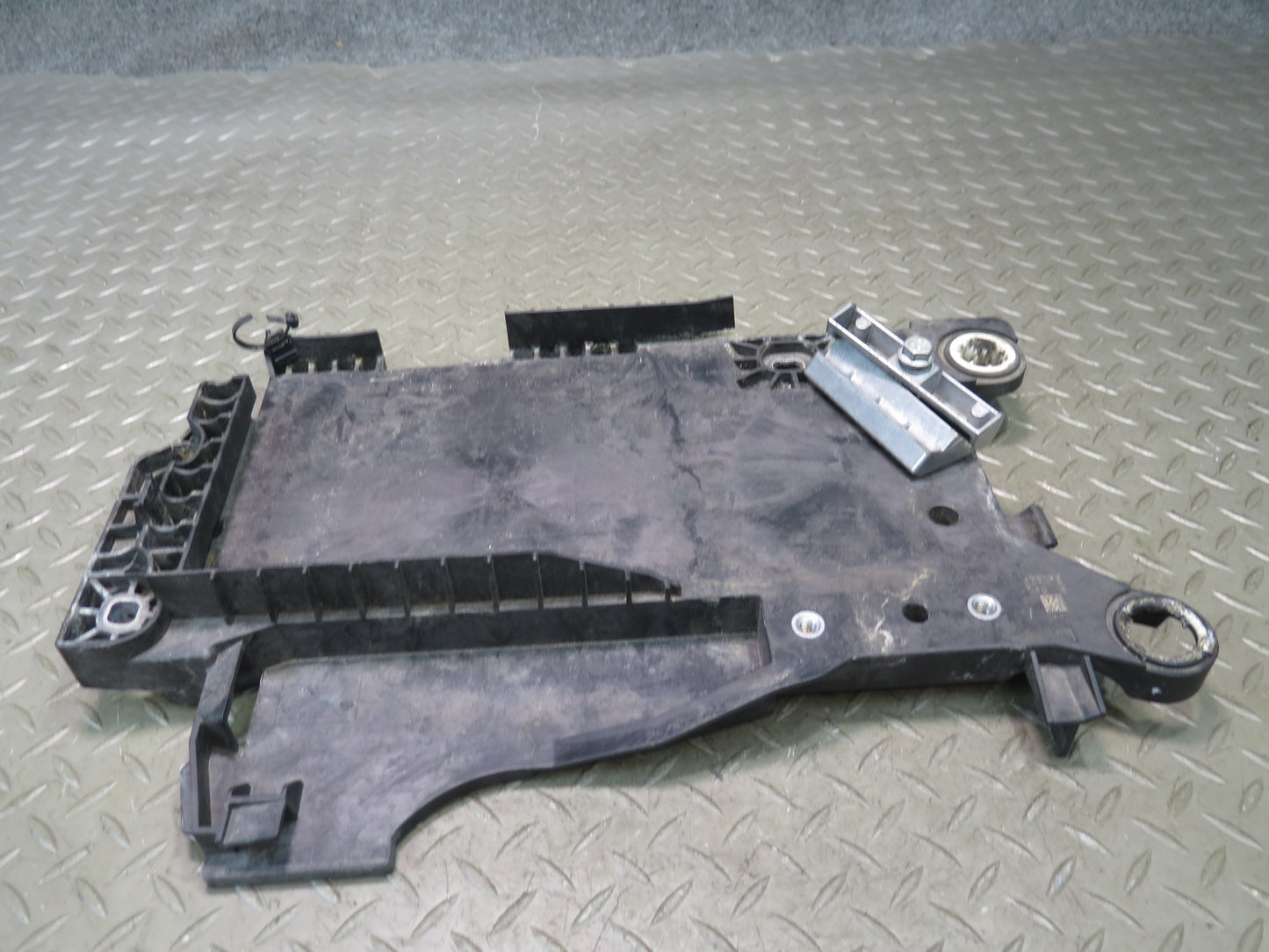 16-24 Mini Cooper F54 F55 F56 F57 Battery Tray Holder Mount 7641797 OEM