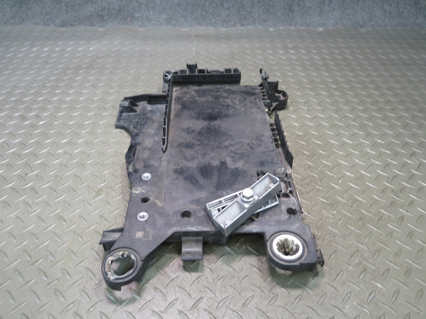 16-24 Mini Cooper F54 F55 F56 F57 Battery Tray Holder Mount 7641797 OEM