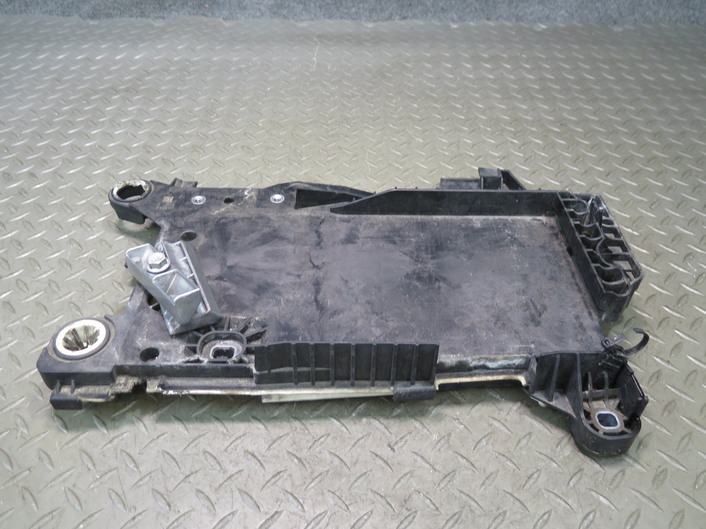 16-24 Mini Cooper F54 F55 F56 F57 Battery Tray Holder Mount 7641797 OEM