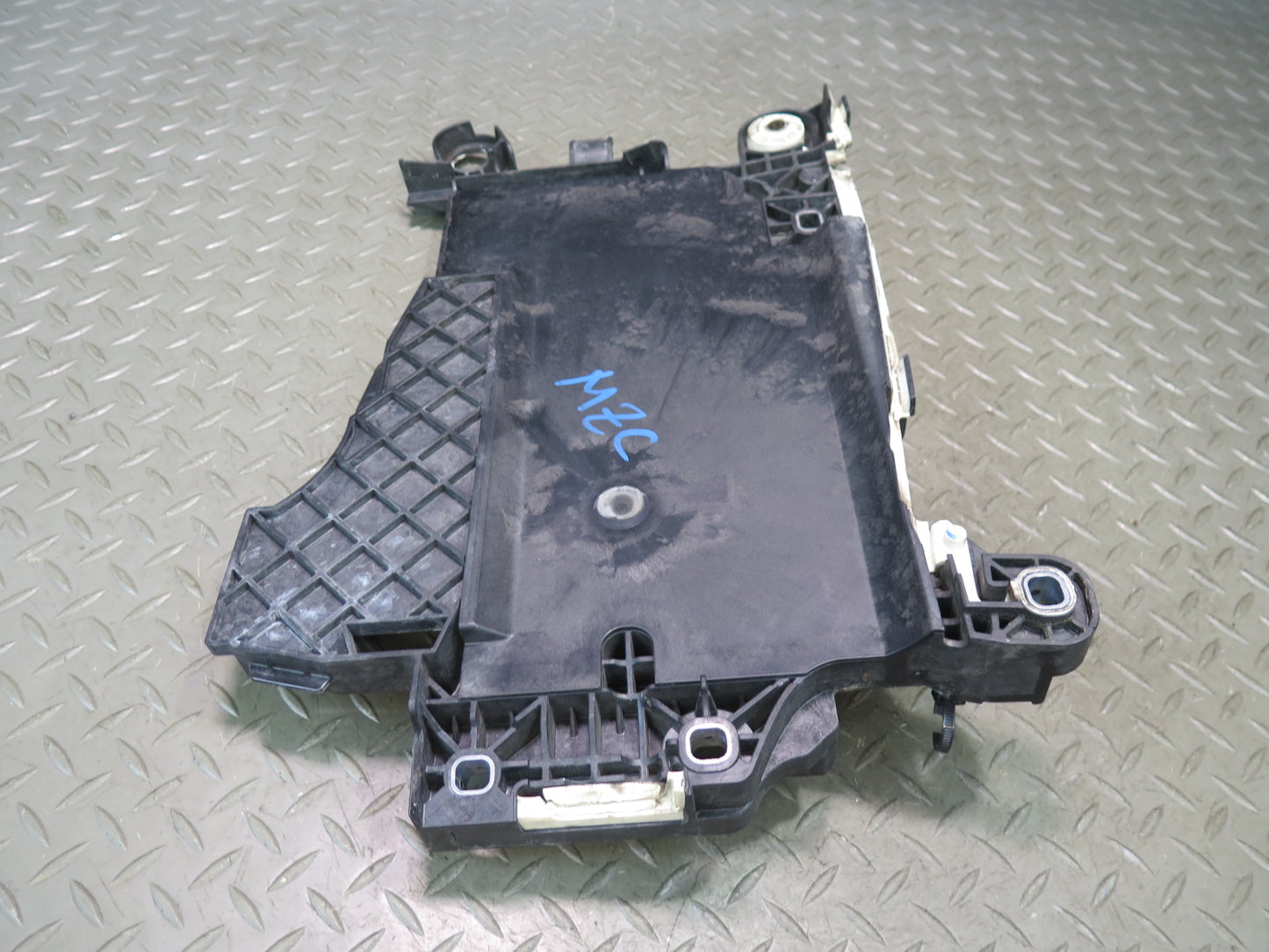 16-24 Mini Cooper F54 F55 F56 F57 Battery Tray Holder Mount 7641797 OEM