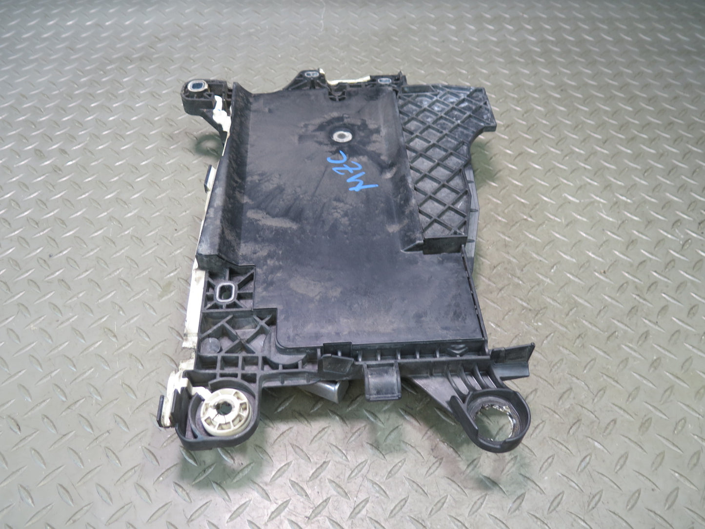 16-24 Mini Cooper F54 F55 F56 F57 Battery Tray Holder Mount 7641797 OEM