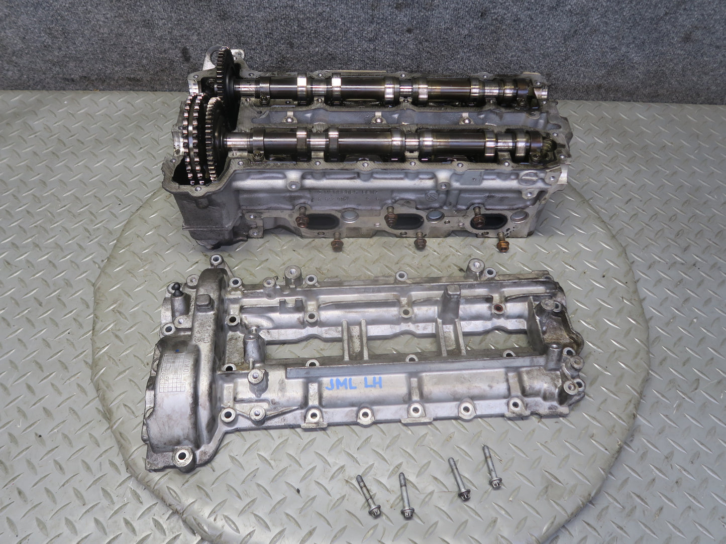 10-11 Mercedes W164 ML350 OM642 Bluetec Engine Left Cylinder Head w Camshaft OEM