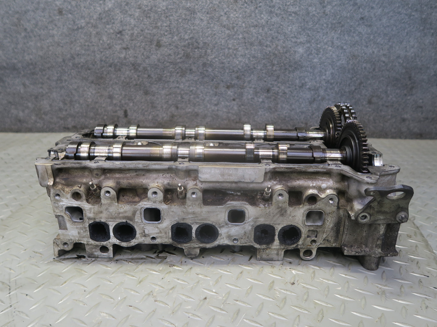10-11 Mercedes W164 ML350 OM642 Bluetec Engine Left Cylinder Head w Camshaft OEM