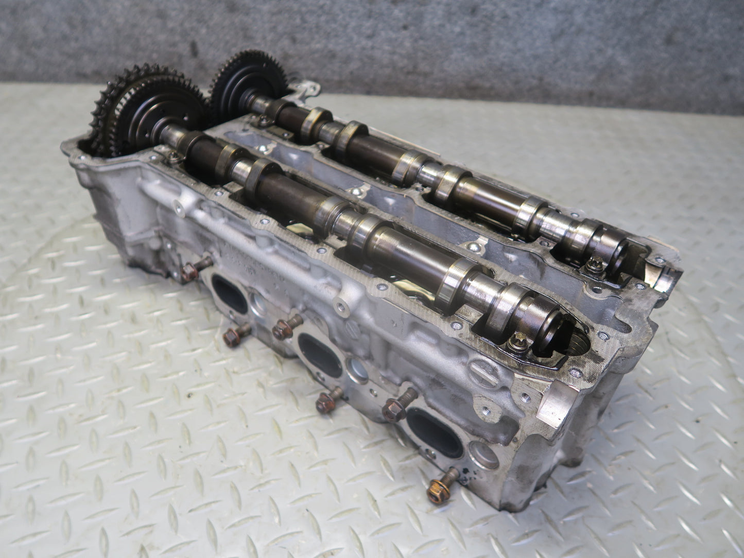 10-11 Mercedes W164 ML350 OM642 Bluetec Engine Left Cylinder Head w Camshaft OEM