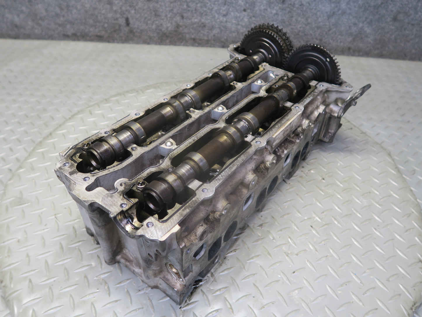 10-11 Mercedes W164 ML350 OM642 Bluetec Engine Left Cylinder Head w Camshaft OEM