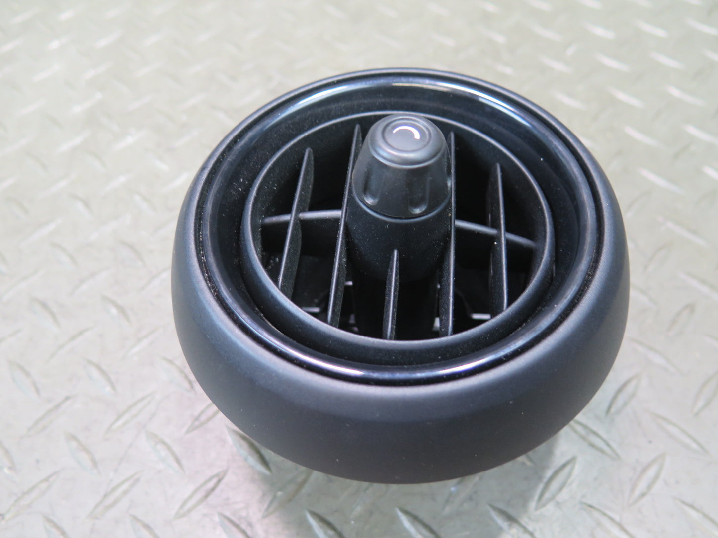 14-24 Mini Cooper F55 F56 F57 Set of 2 Dash Front Left & Right A/C Air Vent OEM