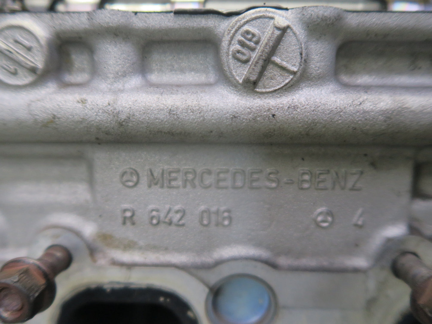 10-11 Mercedes W164 ML350 OM642 Diesel Engine Right Cylinder Head w Camshaft OEM