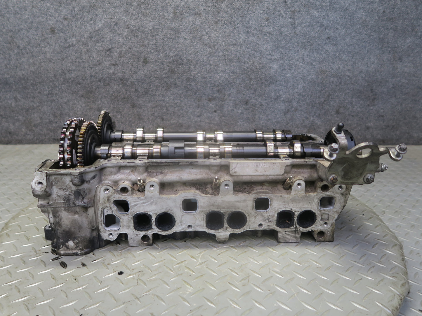 10-11 Mercedes W164 ML350 OM642 Diesel Engine Right Cylinder Head w Camshaft OEM