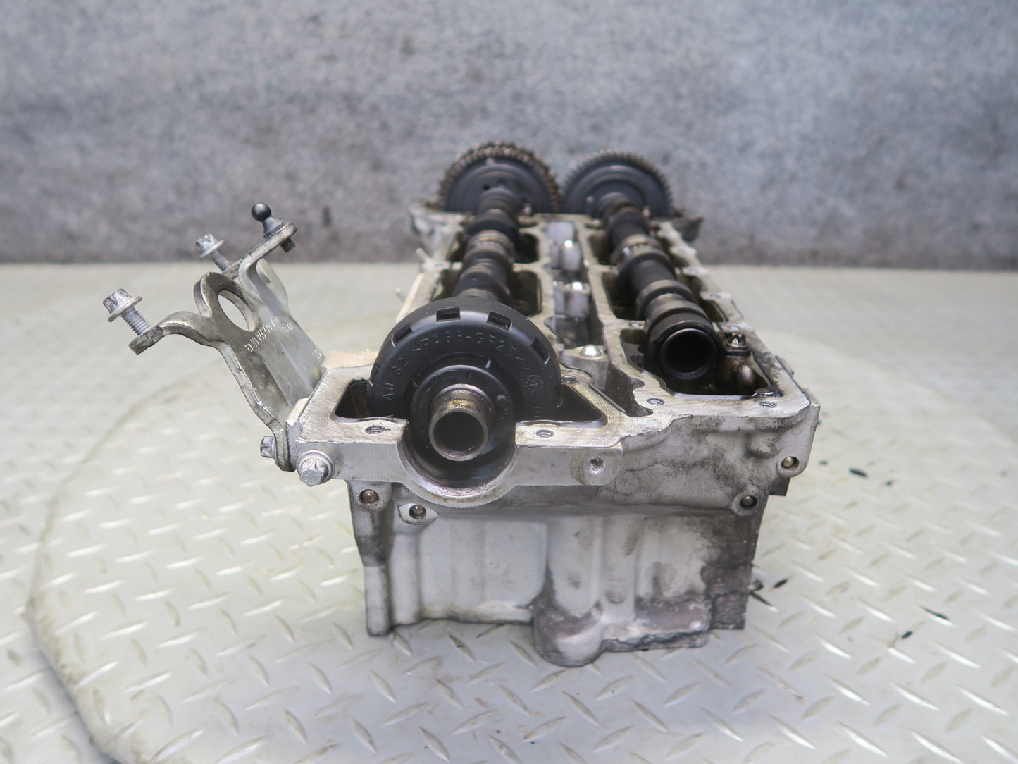 10-11 Mercedes W164 ML350 OM642 Diesel Engine Right Cylinder Head w Camshaft OEM