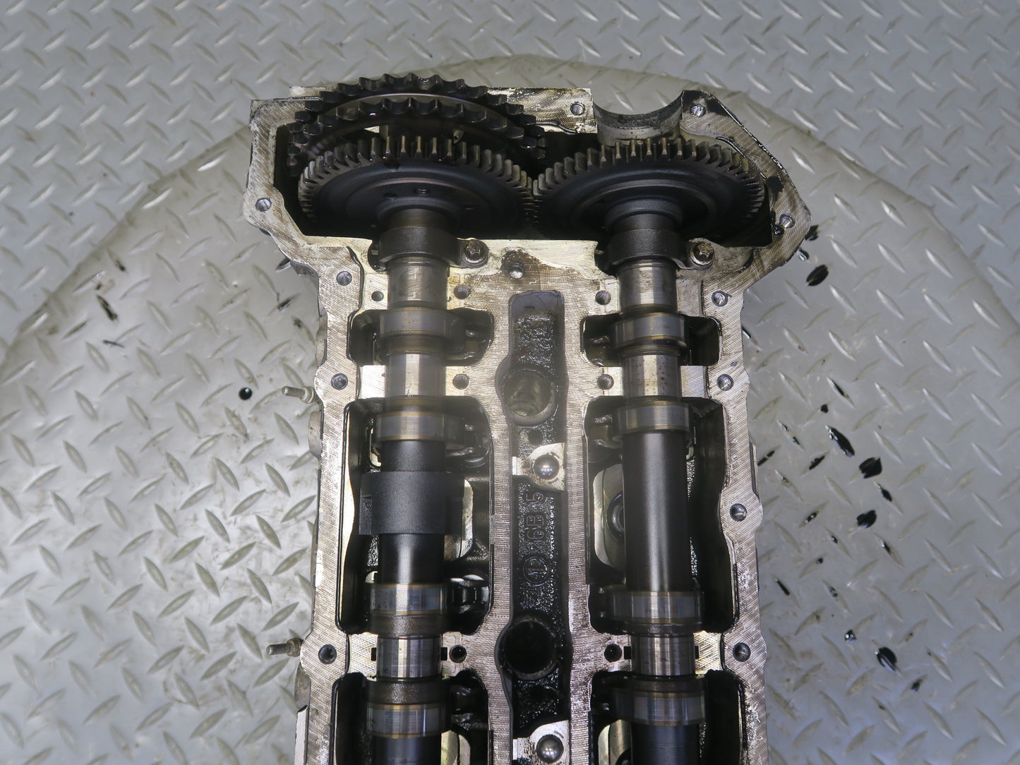10-11 Mercedes W164 ML350 OM642 Diesel Engine Right Cylinder Head w Camshaft OEM