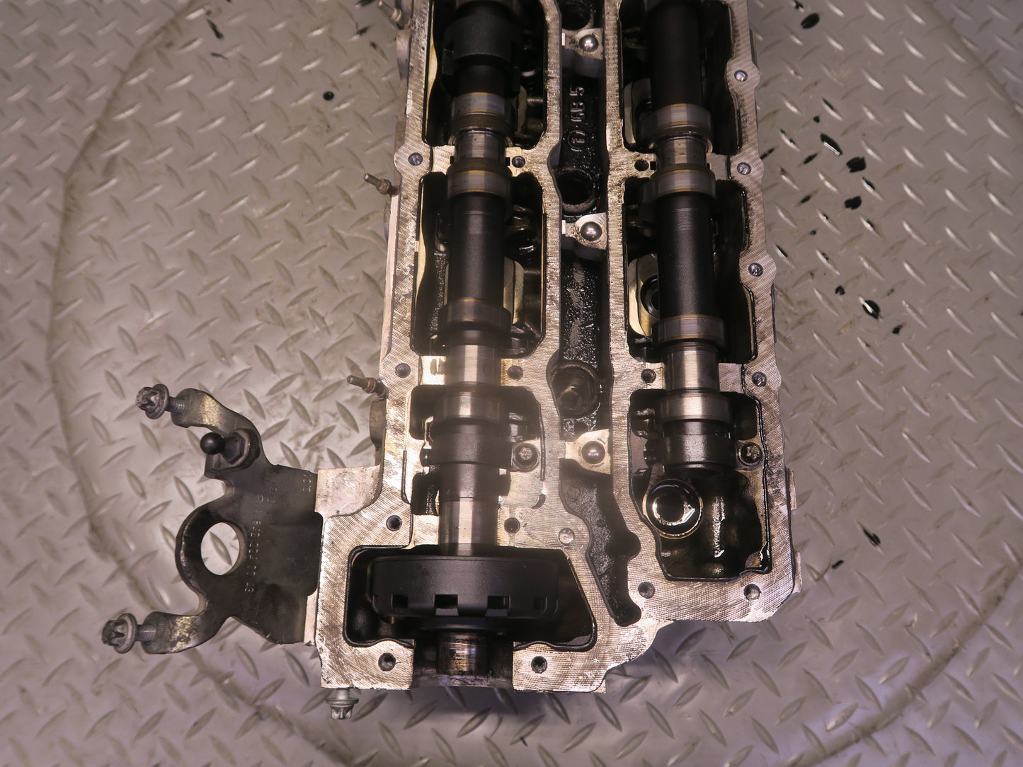 10-11 Mercedes W164 ML350 OM642 Diesel Engine Right Cylinder Head w Camshaft OEM