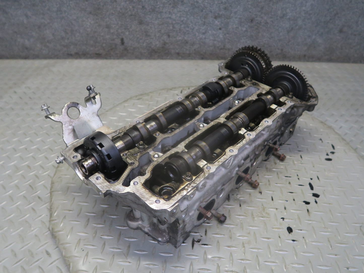 10-11 Mercedes W164 ML350 OM642 Diesel Engine Right Cylinder Head w Camshaft OEM