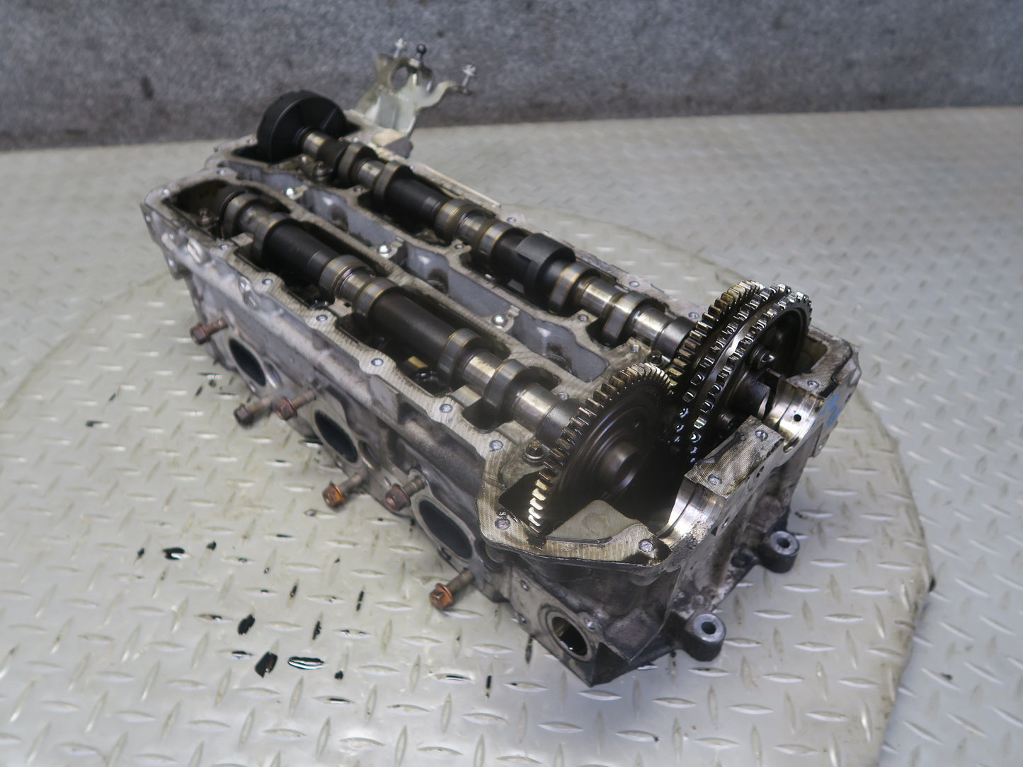 10-11 Mercedes W164 ML350 OM642 Diesel Engine Right Cylinder Head w Camshaft OEM