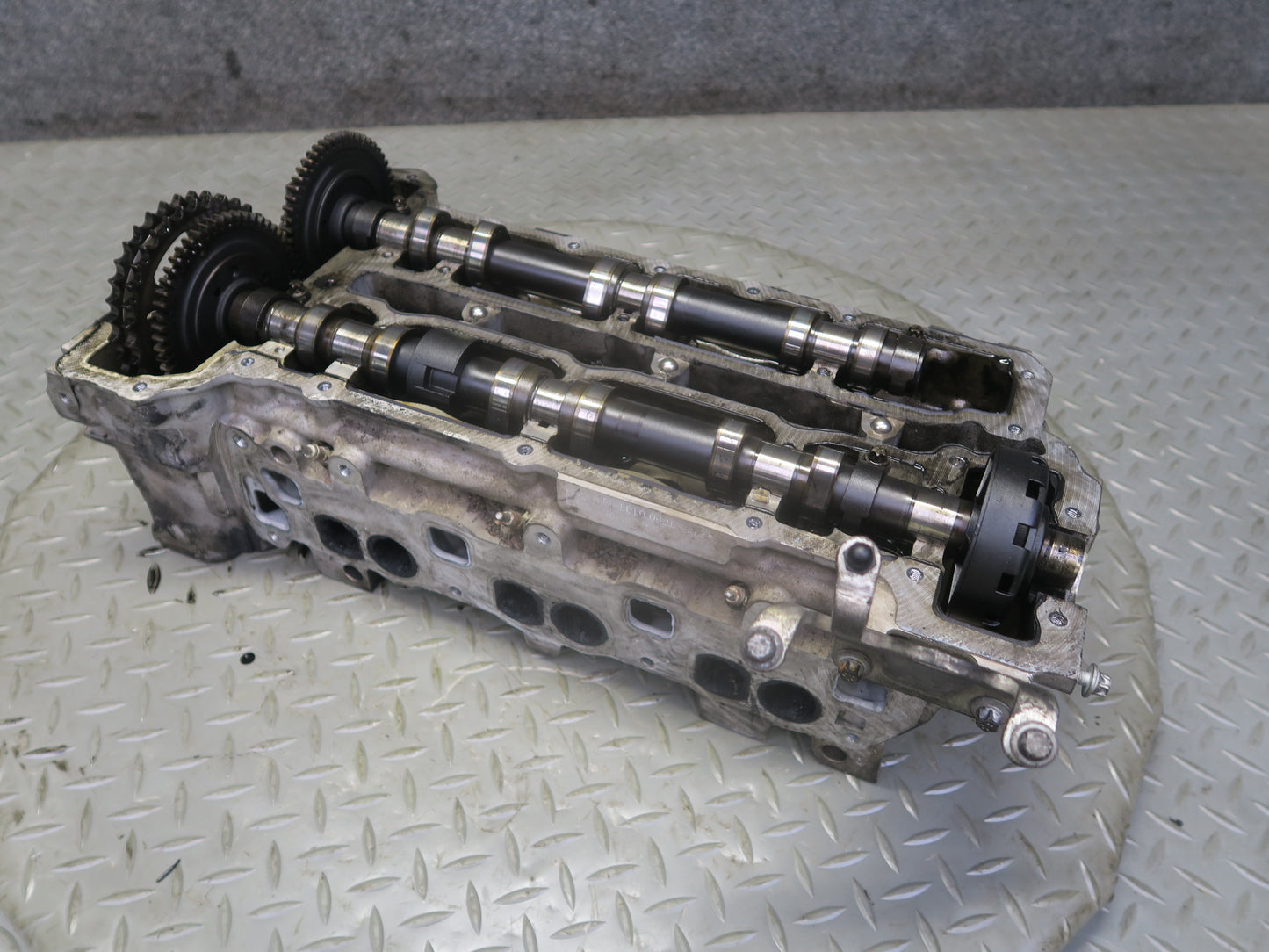 10-11 Mercedes W164 ML350 OM642 Diesel Engine Right Cylinder Head w Camshaft OEM