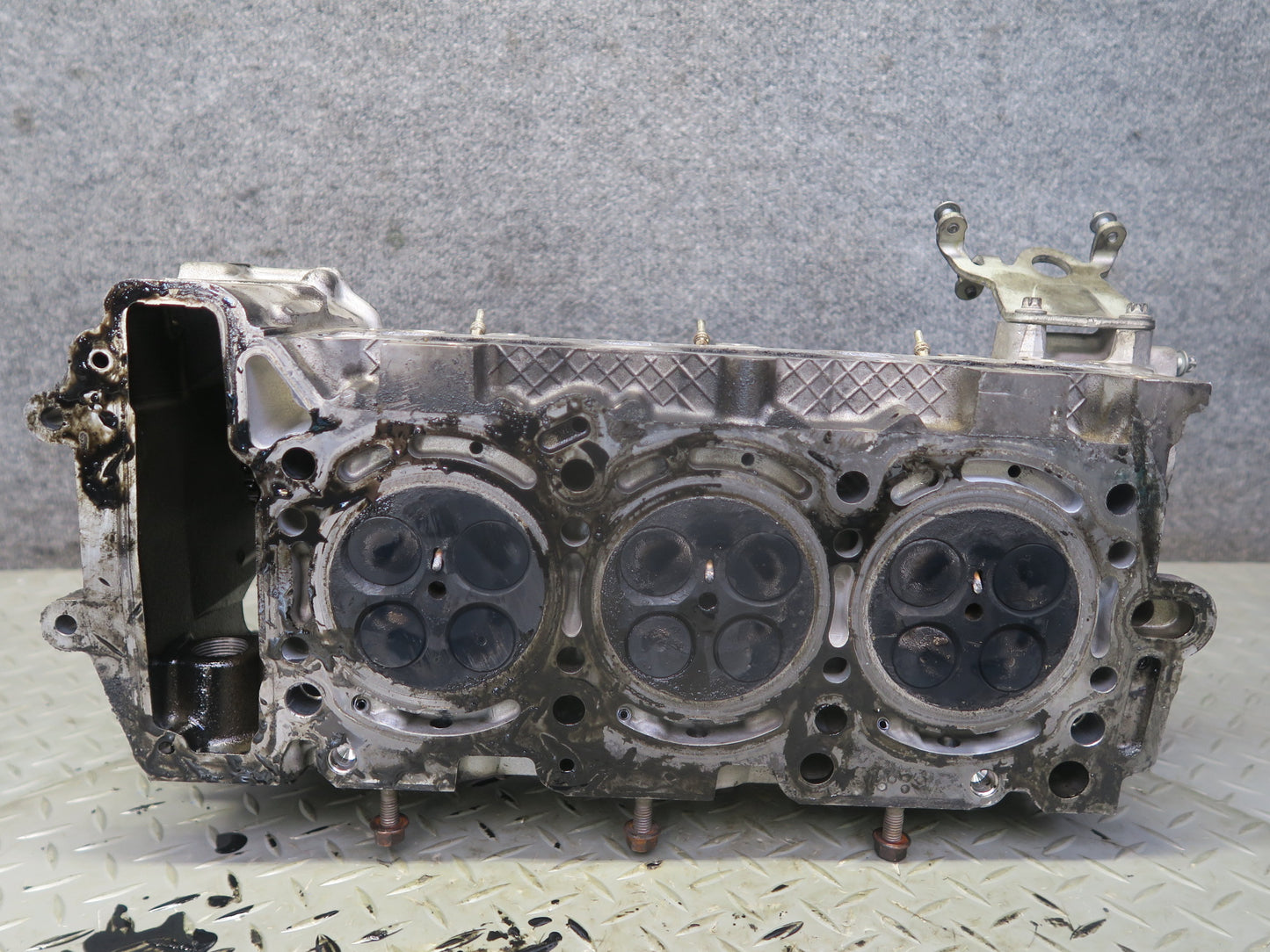 10-11 Mercedes W164 ML350 OM642 Diesel Engine Right Cylinder Head w Camshaft OEM