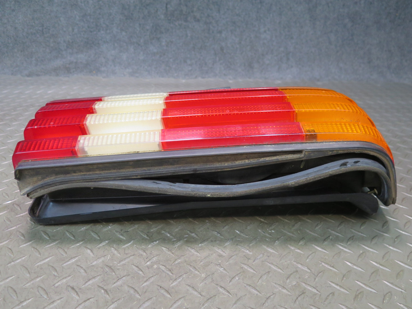 86-91 Mercedes W126 560SEL Set of 2 Rear Left & Right Tail Light Lamp OEM
