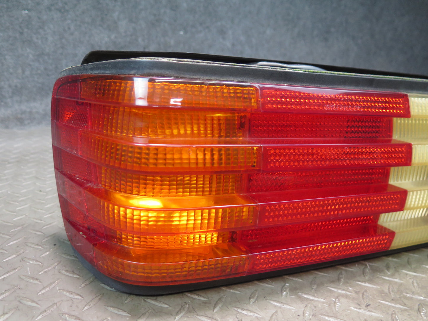 86-91 Mercedes W126 560SEL Set of 2 Rear Left & Right Tail Light Lamp OEM
