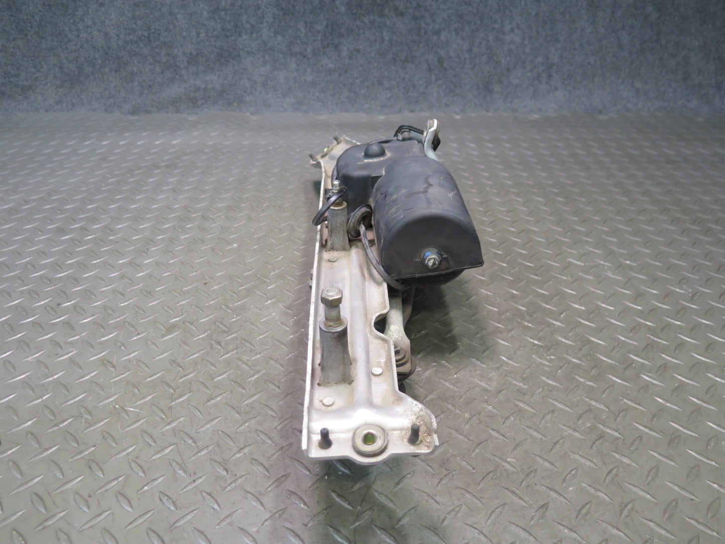 86-91 Mercedes W126 560SEL Windshield Wiper Transmission Linkage w Motor OEM