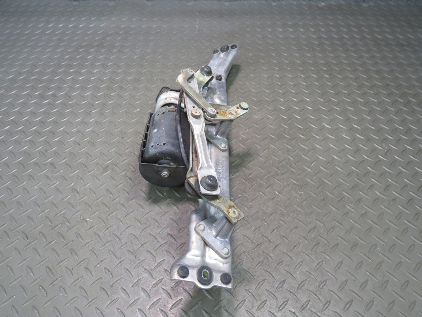 86-91 Mercedes W126 560SEL Windshield Wiper Transmission Linkage w Motor OEM
