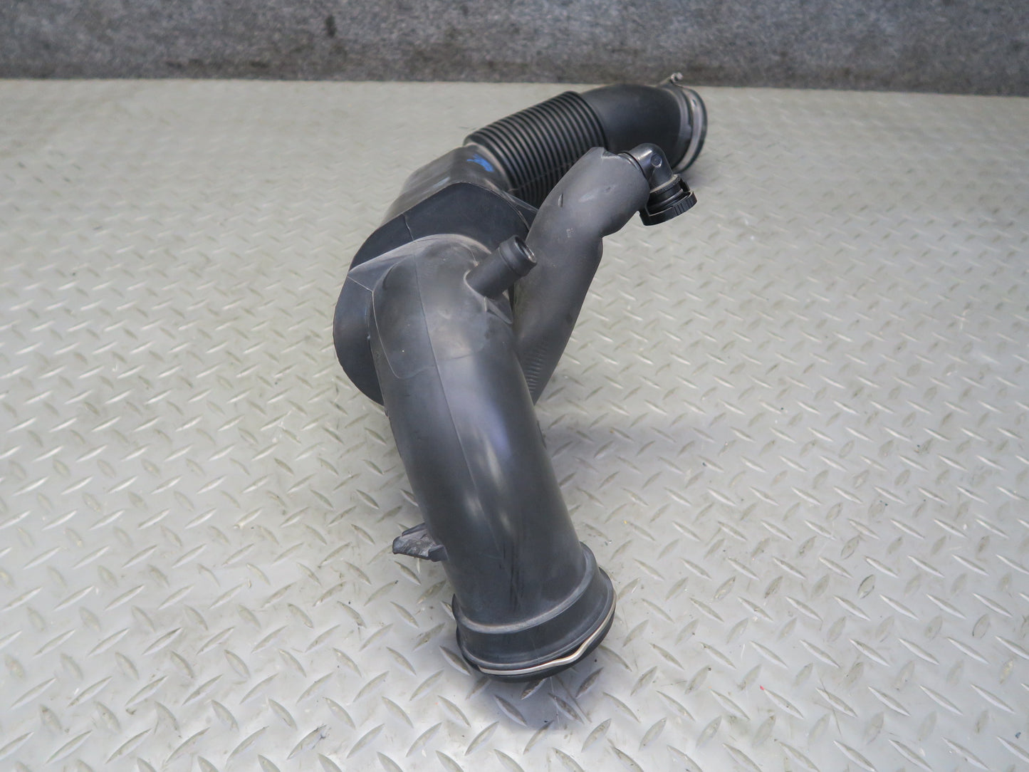 14-19 Mini Cooper S F55 F56 F57 Intercooler Air Duct Resonator Pipe Line OEM