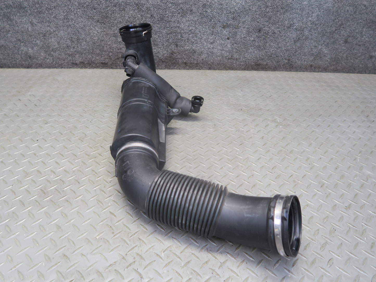 14-19 Mini Cooper S F55 F56 F57 Intercooler Air Duct Resonator Pipe Line OEM