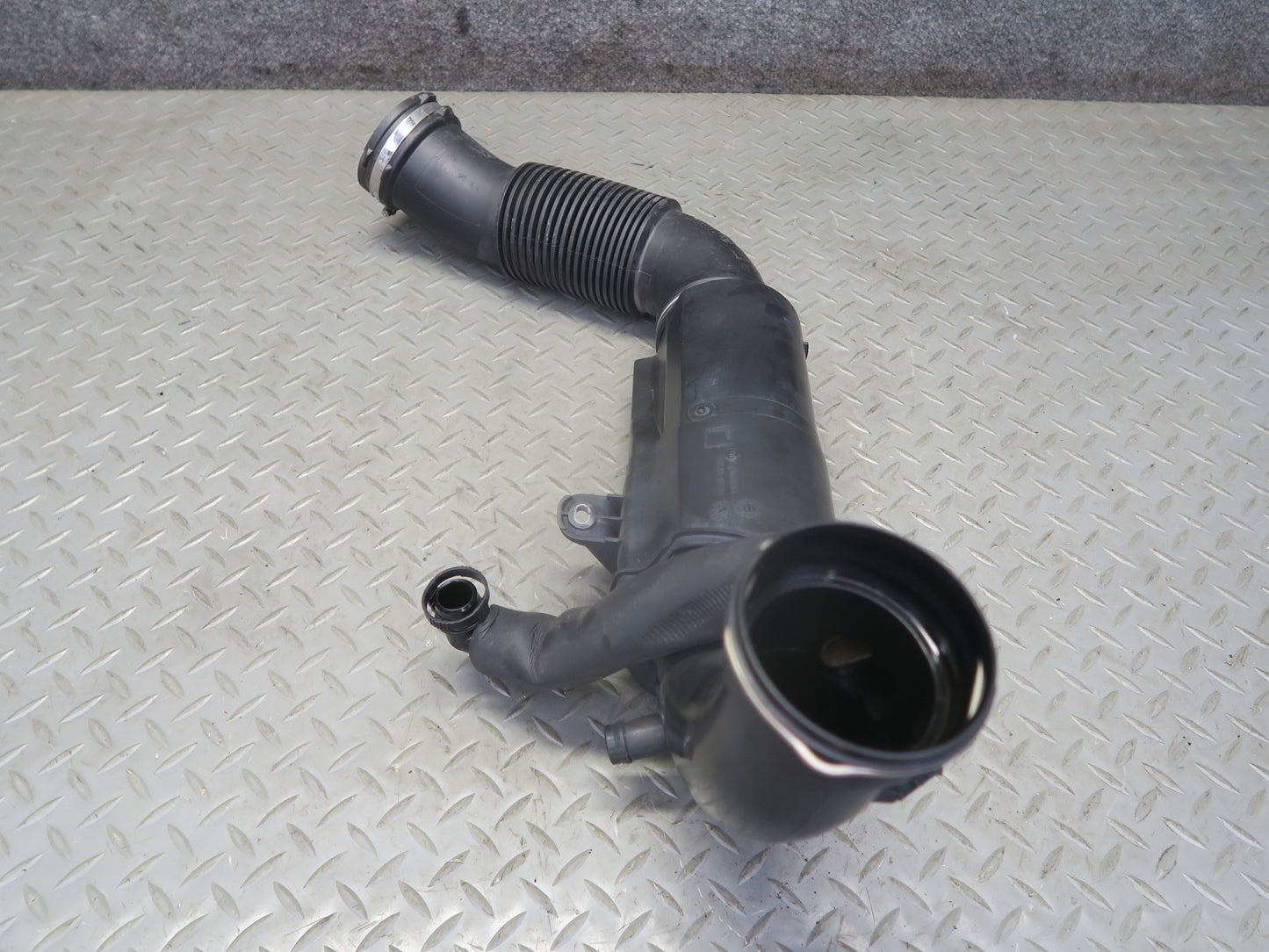14-19 Mini Cooper S F55 F56 F57 Intercooler Air Duct Resonator Pipe Line OEM