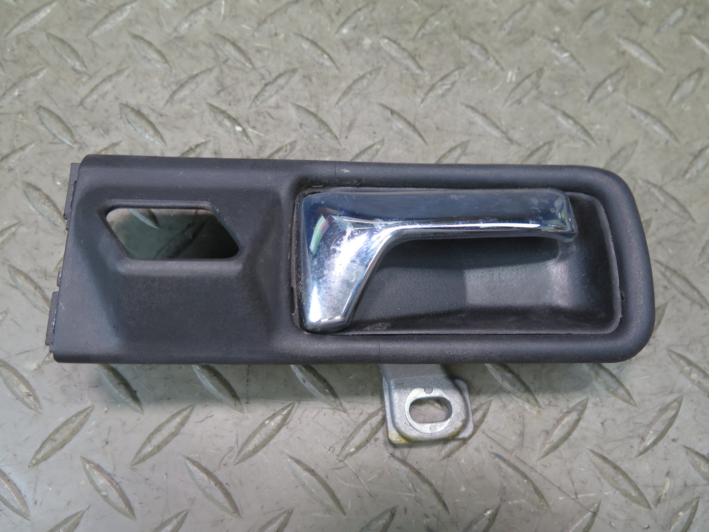 86-91 Mercedes W126 560SEL Front Right Door Interior Pull Handle w Trim OEM