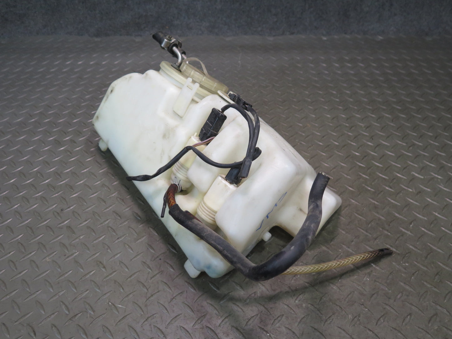 88-91 Mercedes W126 560SEL Windshield Washer Fluid Reservoir Tank w Pumps OEM