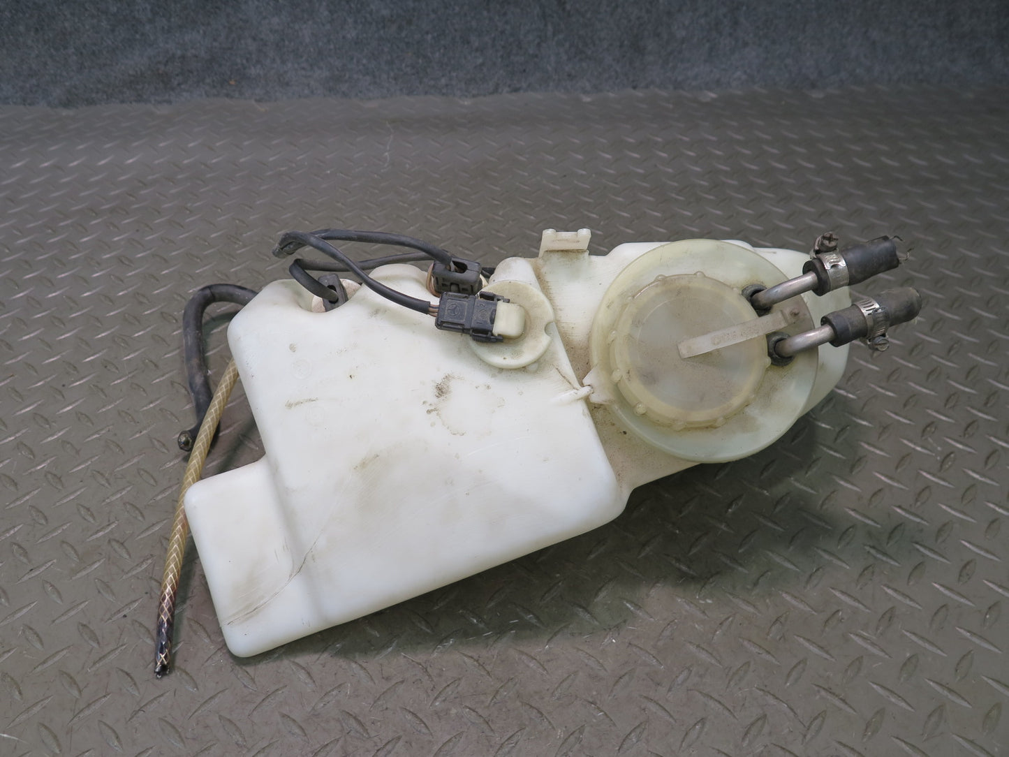 88-91 Mercedes W126 560SEL Windshield Washer Fluid Reservoir Tank w Pumps OEM